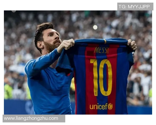 足球明星赛前服饰：风格与品味的完美碰撞展现球员个性与时尚态度